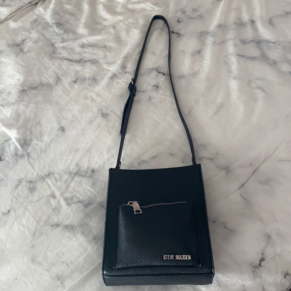 Steve Madden black crossbody